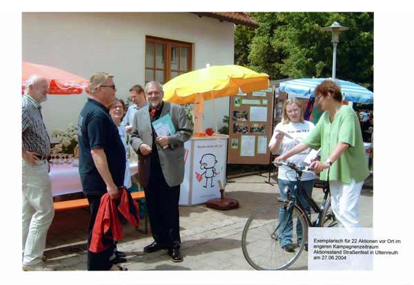 Foto: Aktionsstand des Straßenfestes in Uttenreuth