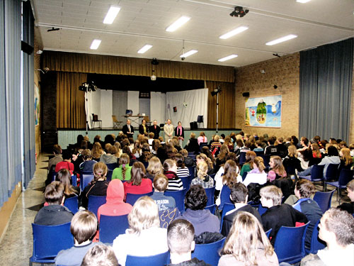 Foto: Theaterveranstaltung für Schulen am 28. Februar 2008