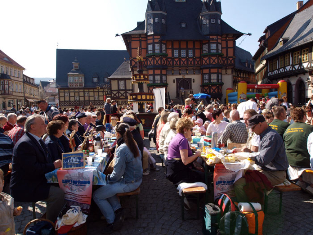 Foto: "Der Harz bruncht" in Wernigerode auf dem historischen Marktplatz (1)